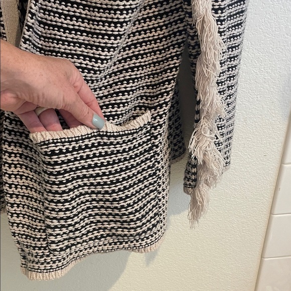 Knox Rose Black and Cream Cardigan - Picture 6 of 9